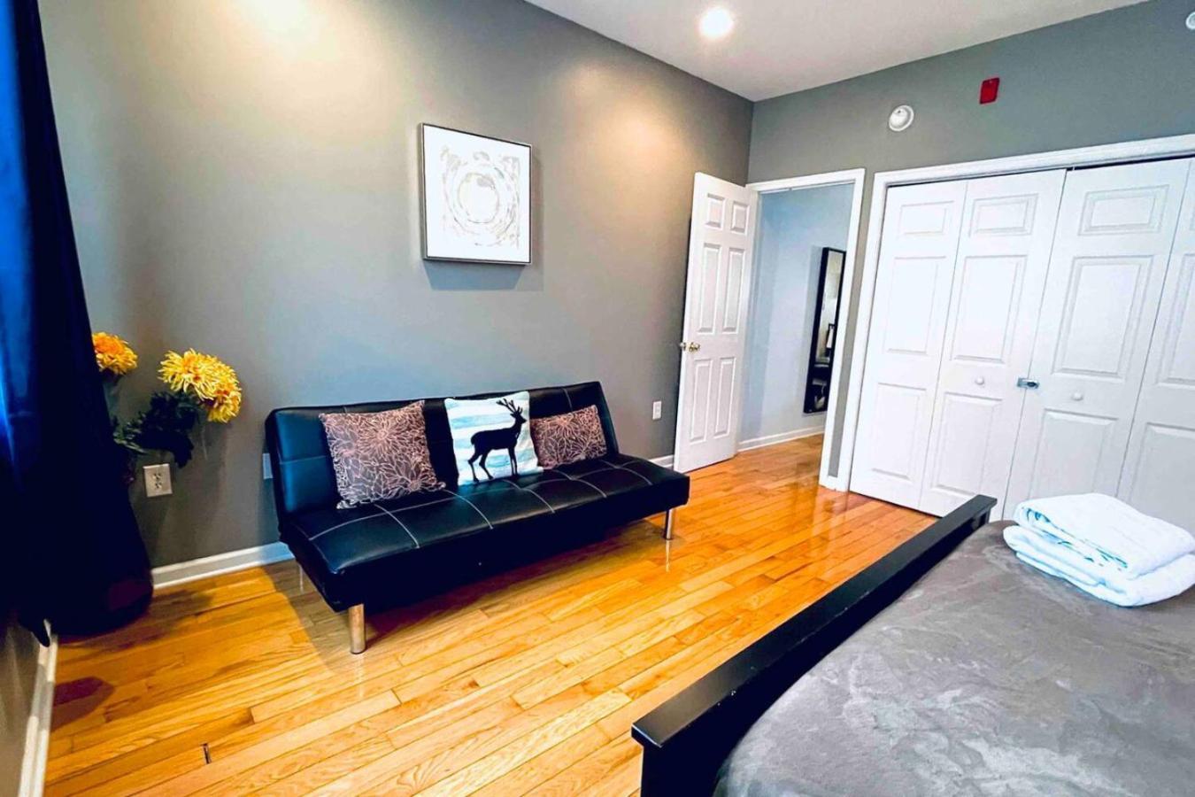 Modern W. Deck In Passyunk Square Apartment
