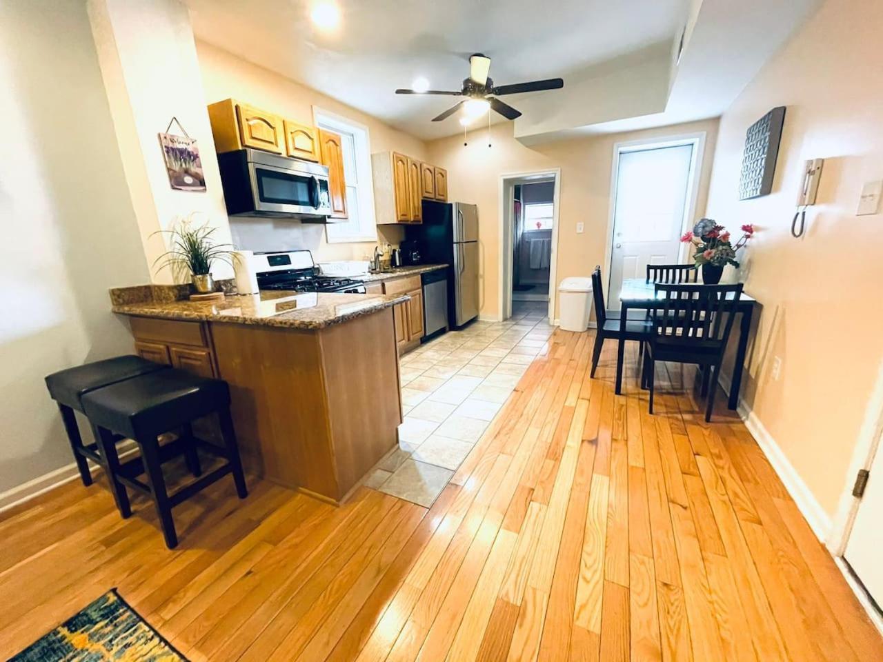 Apartment Modern W. Deck In Passyunk Square Philadelphia